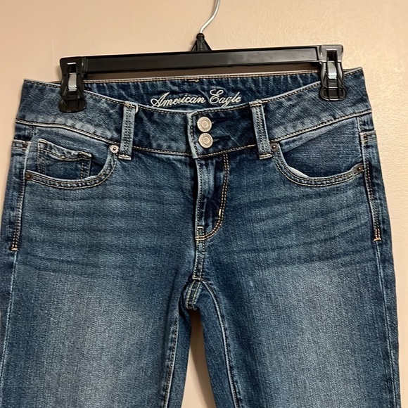 American Eagle Next Level Low-Rise Artist Crop Jean Size 2 - Picture 2 of 9